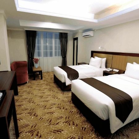 Grand Asrilia Hotel Bandung Exterior foto
